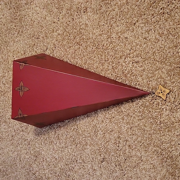 Southern Living at Home Metal Shelf - Picture 1 of 7